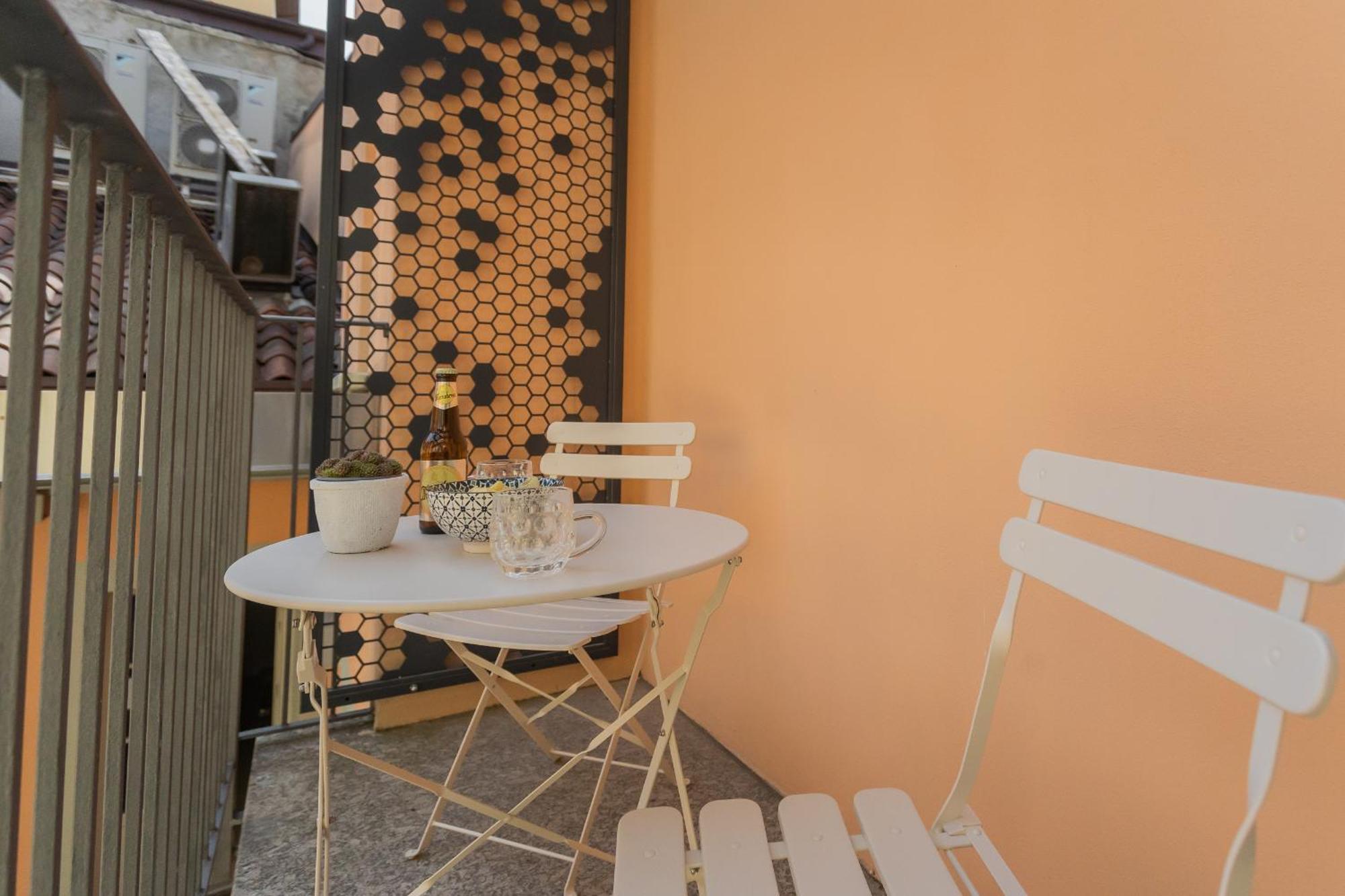 Muralto'S Nest By Rent All Como Exteriör bild