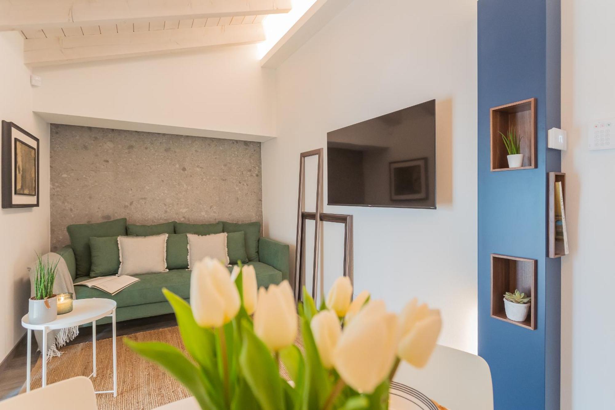 Muralto'S Nest By Rent All Como Exteriör bild