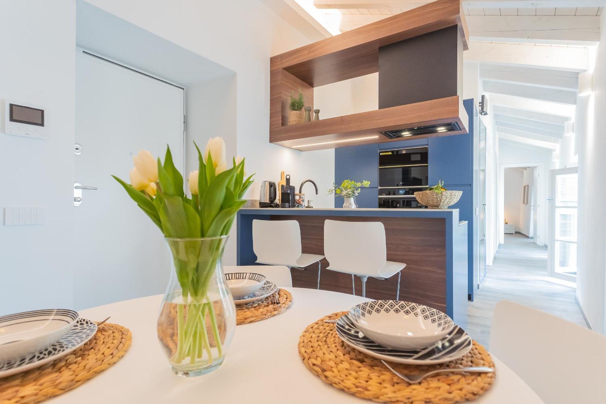 Muralto'S Nest By Rent All Como Exteriör bild